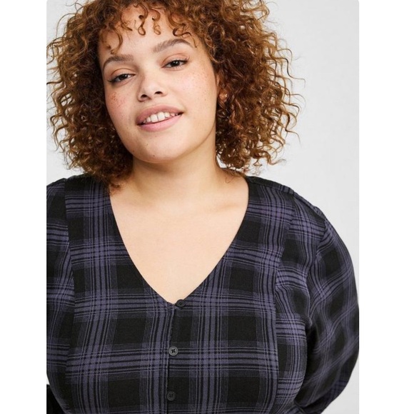 TORRID NWT Fit and Flare Rayon Slub Button Up Top - Picture 4 of 6